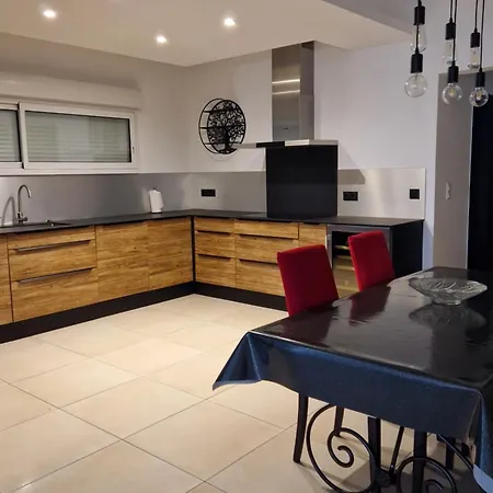 De Luxe Masadrim Aux Portes D'uzès Villa *